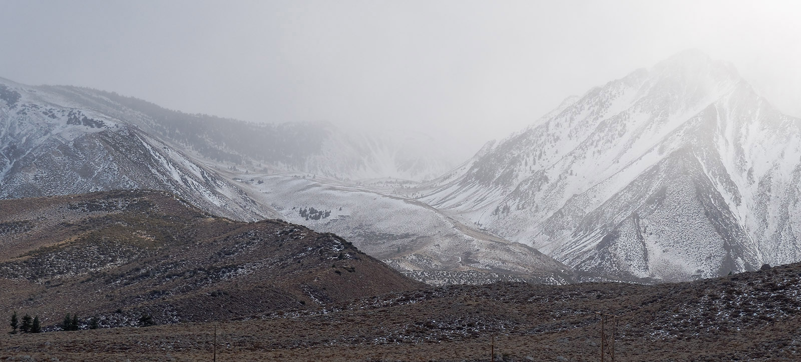 Moraine near Convict Lake formed by glacier action that occurred most recently during the Great Ice Age (20,000 to 6,000 years ago).