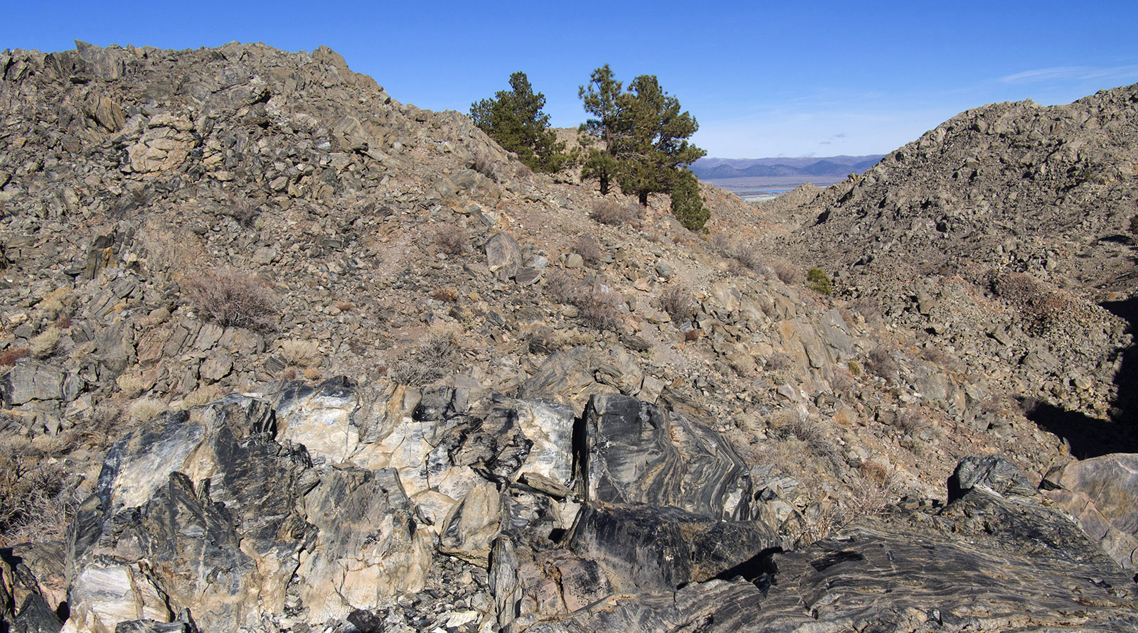 Panum Crater:  Large blocks of pumice and banded obsidian form the crater plug.